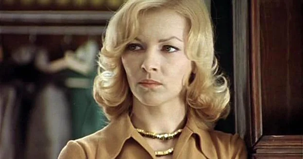 “Taleyin İroniyası” filmindəki Nadyanın stilini necə yenidən yaratmaq olar?