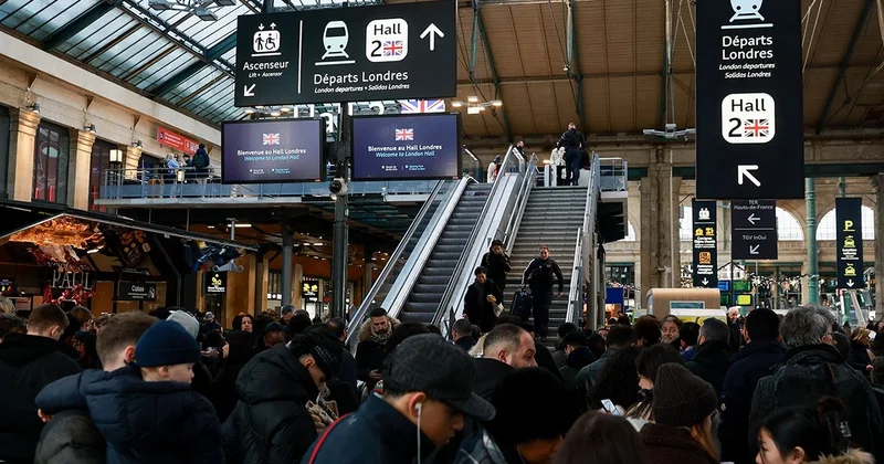 Avropada qatarların hərəkəti iflic oldu, insanlar yolda qaldı Fotolar