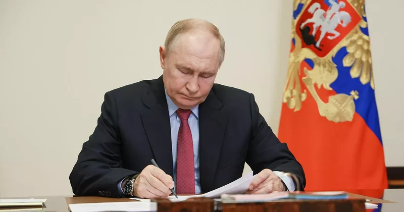 Putin bu dövlət başçılarını təbrik etdi SİYAHI