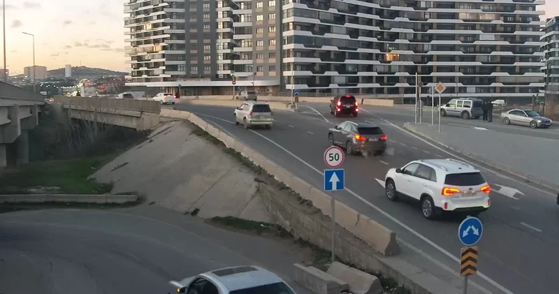 Yəhya Hüseynov və Rəşid İsmayılov küçələrinin kəsişməsində yeni svetoforlar quraşdırılıb