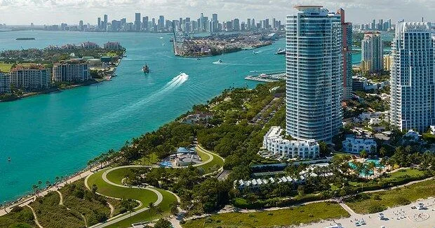 Названы города мира с самыми дорогими отелями на Новый год