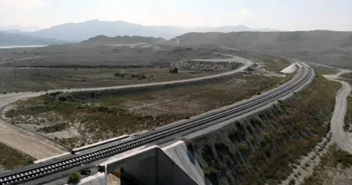 Zəngəzur dəhlizi dünyadakı ən yüksək tutumlu dəhlizlərdən biri olacaq Nazir