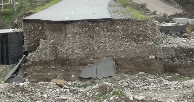 Şabranda yol problemi: Uçan körpü nə vaxt bərpa olunacaq?