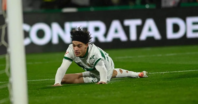 Barselona nın futbolçusu əməliyyat olundu