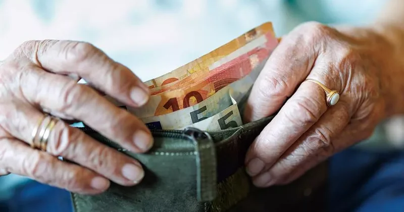 Болгарские пенсионеры впервые получат пенсии в евро