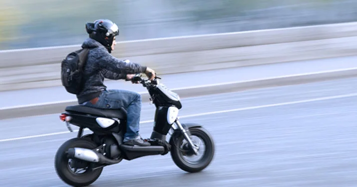 Dəbilqəsiz moped idarə edənlər cərimələnəcək