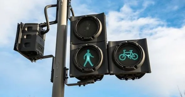 Yol hərəkətində dəyişiklik edildi, yeni işıqforlar quraşdırıldı