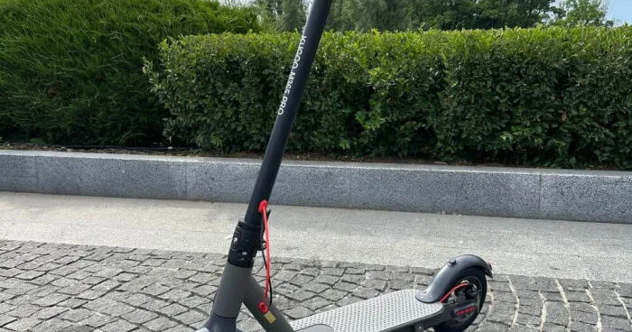 В Казахстане ввели права на скутеры