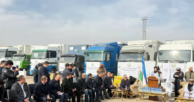 Узбекистан передал Афганистану сотни тонн гумпомощи ФОТО