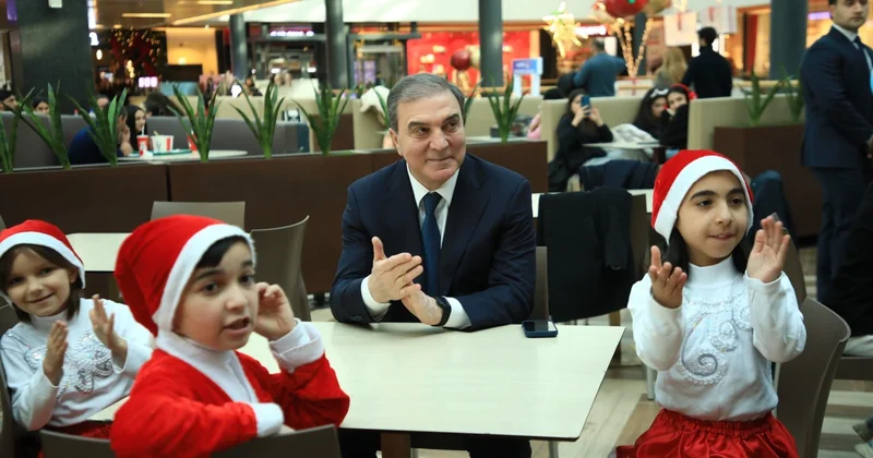 Niyazi Bayramov uşaq evinin sakinlərini bayram münasibətilə təbrik edib FOTOLAR