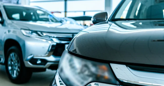 Köhnə minik avtomobillərinə tətbiq ediləcək yeni aksiz dərəcəsi qiymətlərə necə təsir göstərəcək? VİDEO