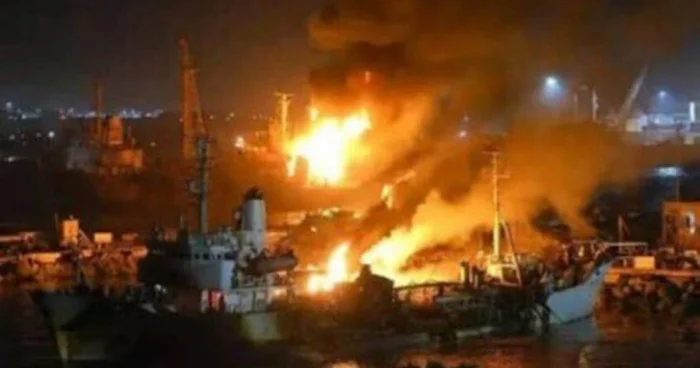 Yəməndə BƏƏ gəmiləri vurulub