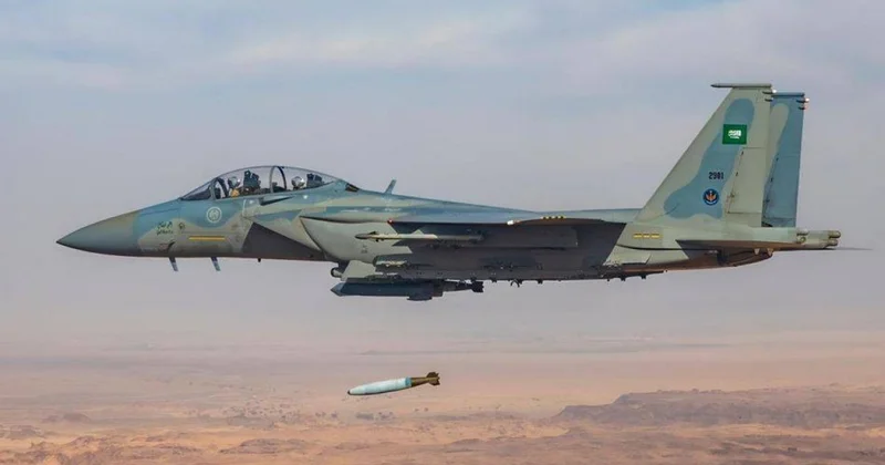 Авиация коалиции ударила по судам, шедшим из ОАЭ в Йемен без разрешения