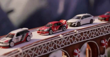 Audi miniatür avtomobillərin iştirakı ilə bayram videosu yayımladı...