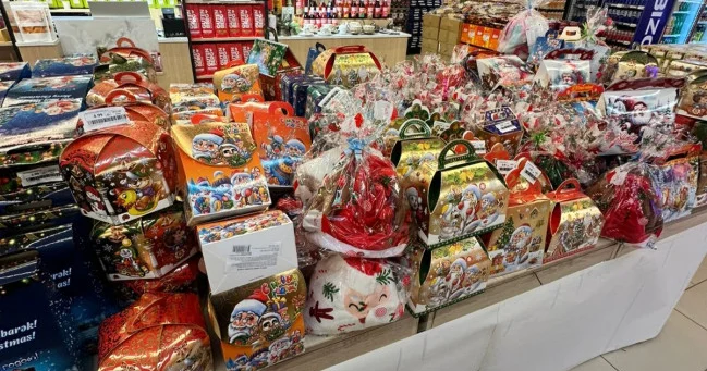 Yeni il hədiyyə qutuları və məhsulları ilə bağlı ticarət obyektlərində nəzarət tədbirləri keçirilir