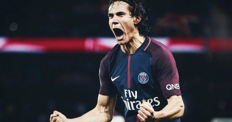 Dünya ulduzu futboldan getdi FOTO