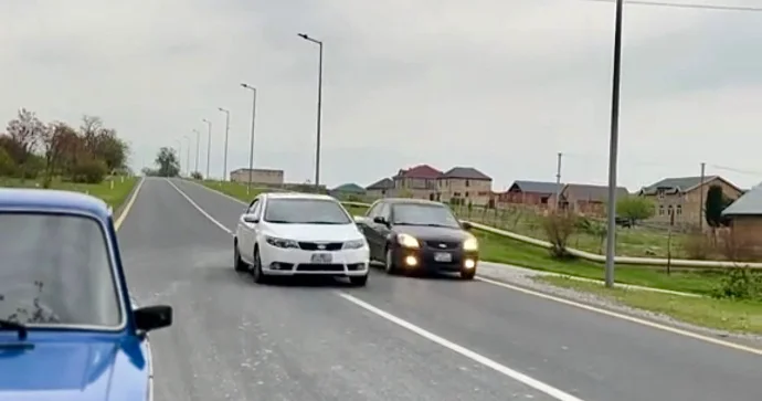 Oğuzda sürət yarışına girən sürücülərin videosu “TikTok”da yayıldı VİDEO