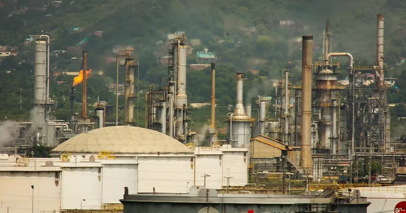 На химзаводе Primazol в Венесуэле произошёл пожар: несчастный случай? ФОТО