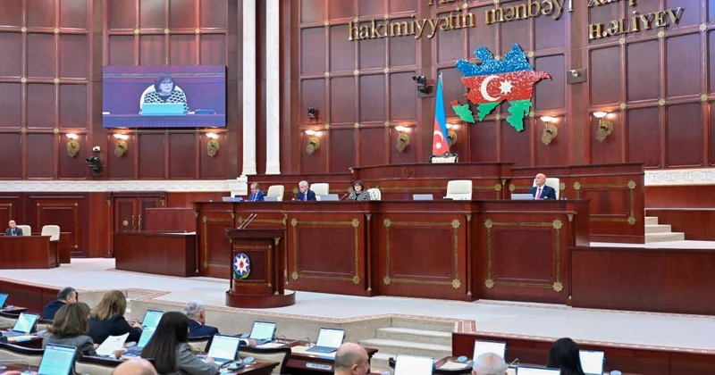 Milli Məclisin son plenar iclası başlayıb, gündəlikdə 15 məsələ var