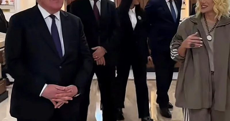 Röyanın icra başçısı ilə bu şəkli tənqid olundu FOTOLAR