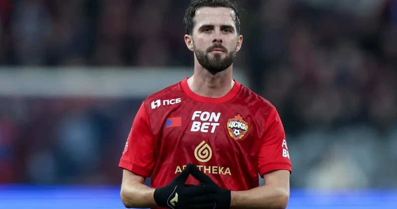 Yuventus və Barselona nın sabiq yarımmüdafiəçisi karyerasını bitirib