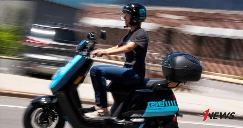 Утверждены штрафы и аресты за опасную езду на мопедах