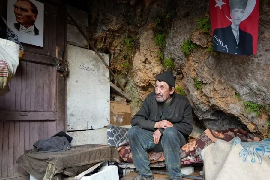 Mağarada yaşayan kişi: İnsanlardan çox pislik görmüşəm