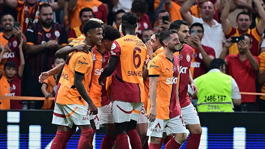 Qalatasaray Avropa nəhənginin iki ulduzunu birdən alır