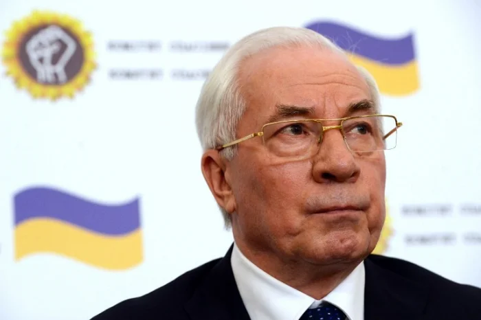 Azarov: Tramp Kiyevi Kreml ilə istənilən sazişi imzalamağa məcbur edə bilər