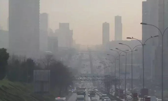 İstanbulda hava çirkliliyinin yüksək həddə çatdı: Yollarda duman var