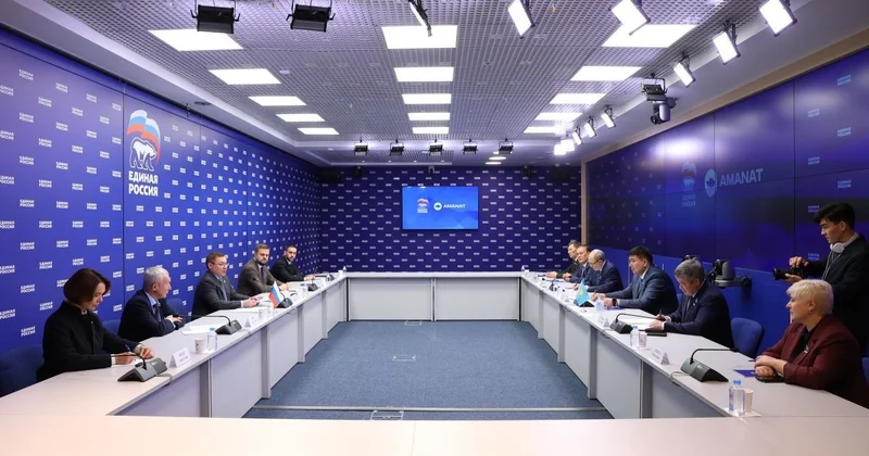 В Астане подписано соглашение между правящими партиями РФ и Казахстана