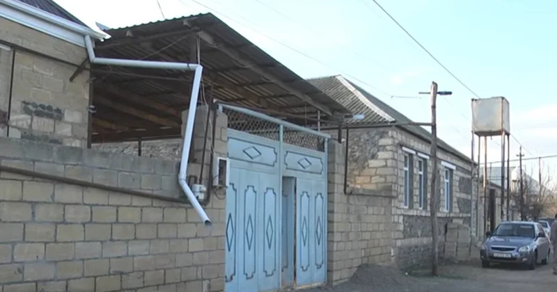 Arvadını öldürmək istəyirmiş, anası araya girib… Video