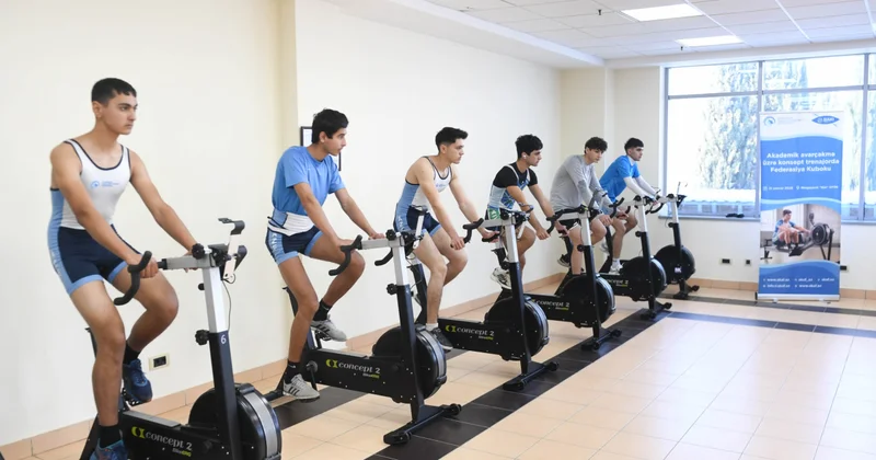 Азербайджанские гребцы посоревновались на тренажерах фото