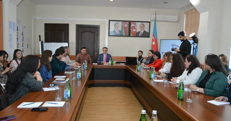 “Uğurlu kommunikasiya: səlis nitq və sərlövhə yaradıcılığı” mövzusunda təlim keçirilib