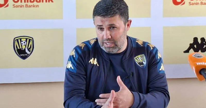 Azər Bağırov: Dayaq yarımmüdafiəçilərindən narazıyam