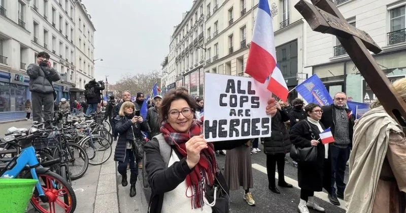 KİV: Fransada polislərin aksiyasında 45 mindən çox insan iştirak edib