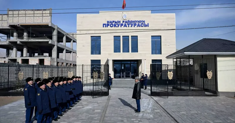 Председатель кабмина Кыргызстана: Мы все должны измениться, начиная от учителей до прокуроров