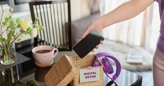 Rəqəmsal detoks edin! FOMO nun simptmları