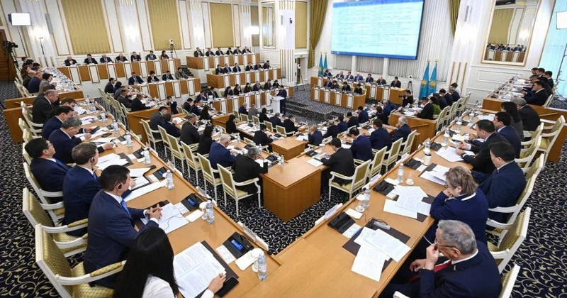 Новая Конституция Казахстана: парламент, религия, смертная казнь