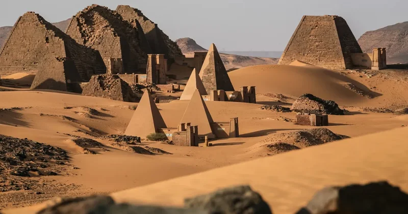 Piramidaların altında nə gizlənir? Bildiklərinizi unudun, bu, aysberqin görünən hissəsidir