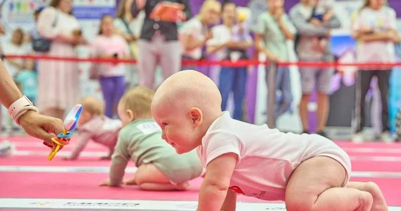 Uşaqlar arasında iməkləmə yarışı oldu VİDEO