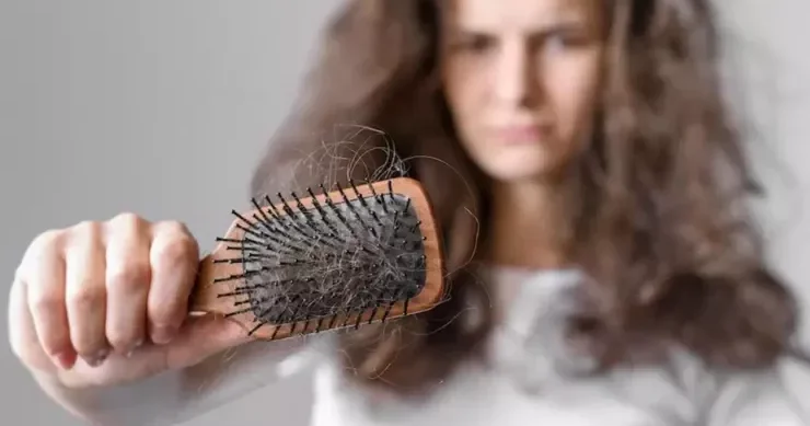 Saç tökülməsinə səbəb olan 6 amil