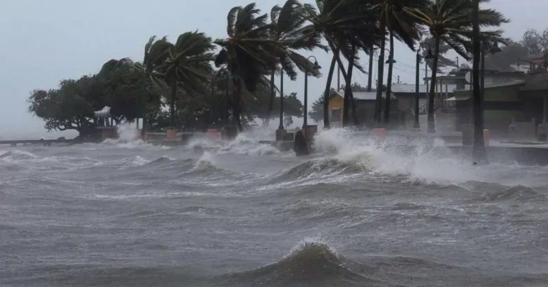 На Мадагаскар обрушился мощный тропический циклон Фития
