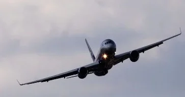 Moskva Dubay reysi təcili eniş ETDİ