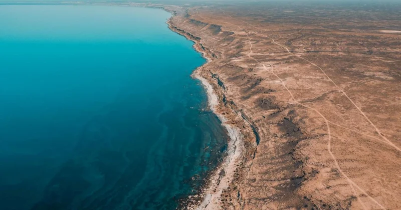 Xəzər çəkildi, qəbirlər üzə çıxdı 2040 cı ilə qədər... (FOTO)