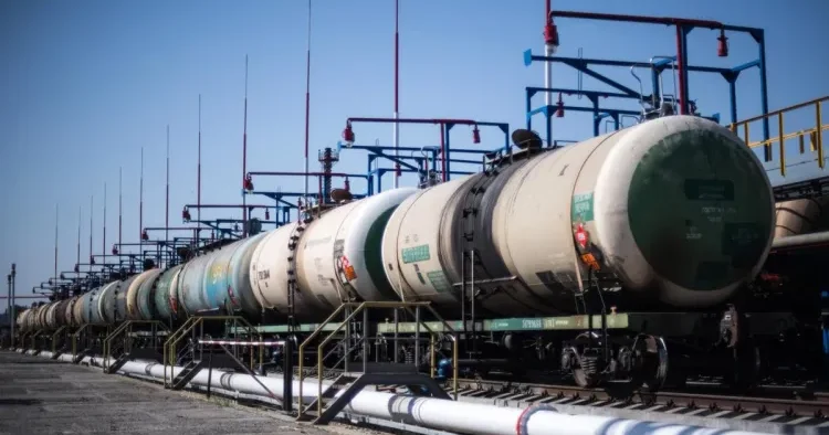 Rusiya benzin və dizelin ixracına qoyduğu qadağanın müddətini UZATDI