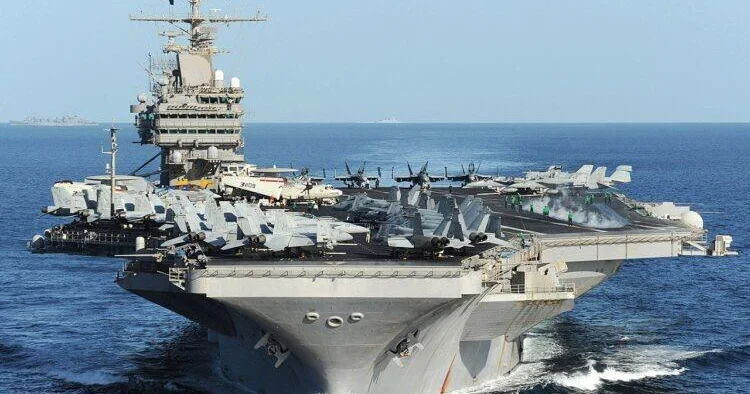 İrana doğru hərəkət edən “ÖLÜM GƏMİSİ” Qorxuducu “Abraham Lincoln”