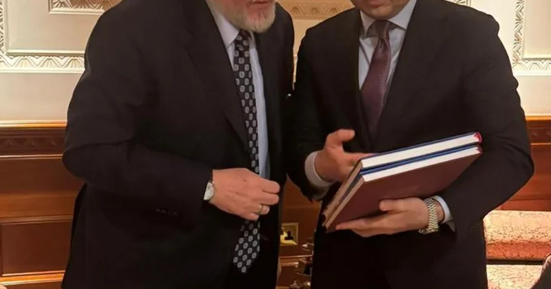 Adil Kərimli Omanda Kral Opera Teatrının direktoru ilə görüşüb