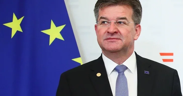 Премьер Словакии принял отставку советника из за связей с делом Эпштейна