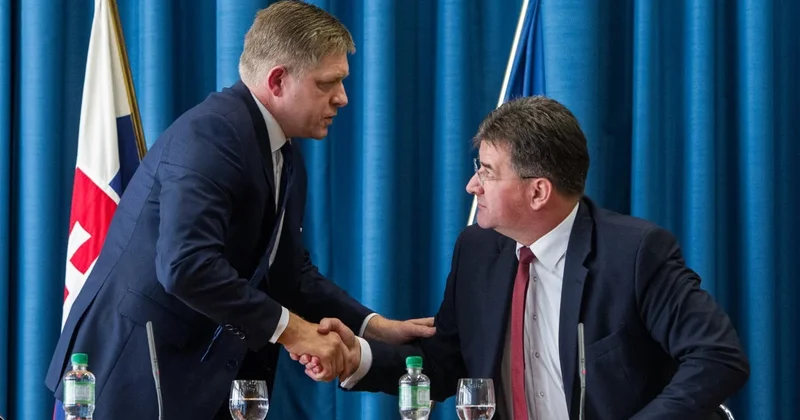 Советник премьера покидает пост на фоне дела Эпштейна